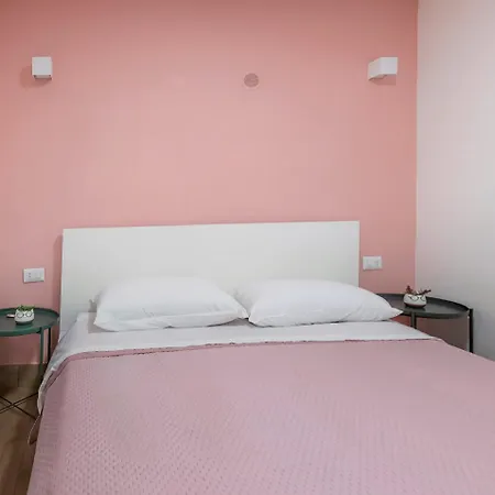 Donna Giulietta Napoli