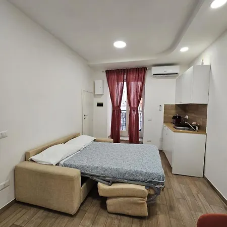 Donna Giulietta * Nápoly