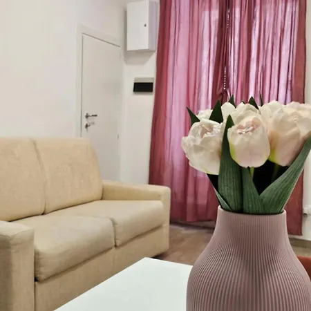 Donna Giulietta * Νάπολη